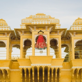 magnificent-royal-gujarati-wedding-chunda-palace-udaipur-varuns-click-photography-19