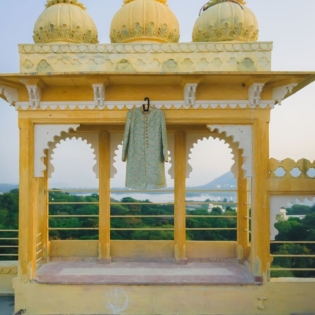 magnificent-royal-gujarati-wedding-chunda-palace-udaipur-varuns-click-photography-22