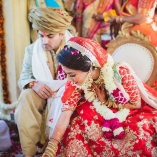 magnificent-royal-gujarati-wedding-chunda-palace-udaipur-varuns-click-photography-45