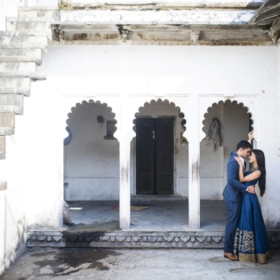 magnificent-royal-gujarati-wedding-chunda-palace-udaipur-varuns-click-photography-58